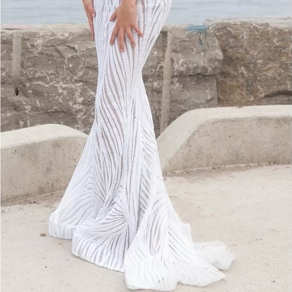 No wear and tear! Jadore white/nude prom dress bought from Madeline’s boutique. - Picture 4 of 5